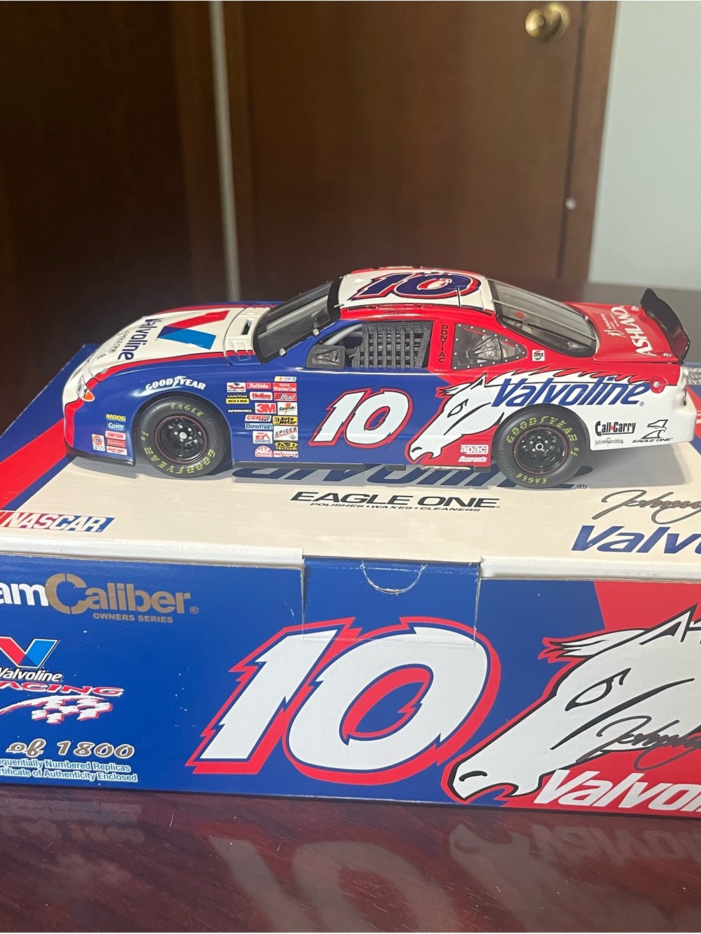 Johnny Benson #10 Valvoline Pontiac Die Cast NASCAR COLLECTIBLE Limited Edition